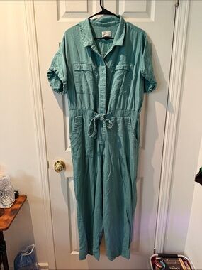Universal Thread Dusty Teal Short Sleeve Utility Top